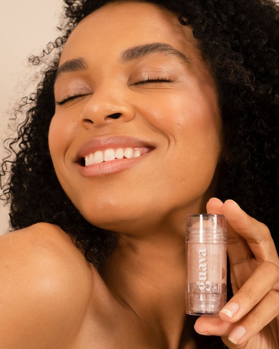 Iluminador Facial e Corporal com Skincare