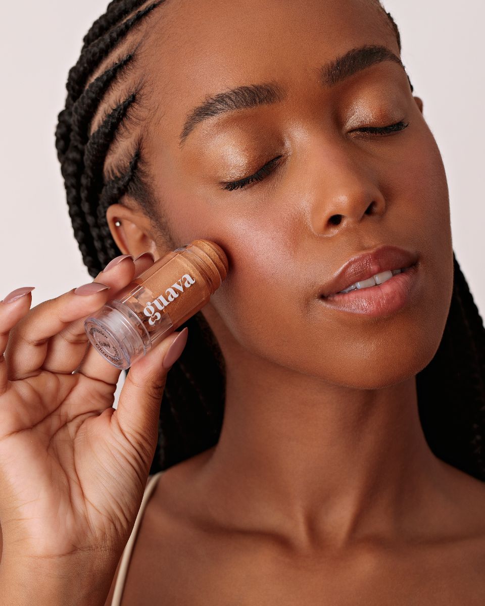 Iluminador Facial e Corporal com Skincare