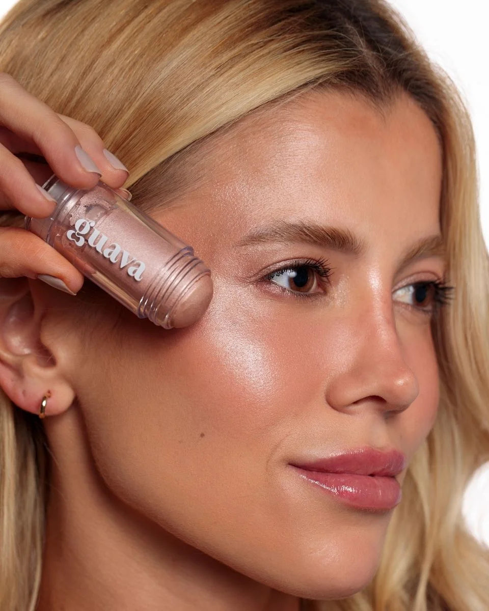 Iluminador Facial e Corporal com Skincare