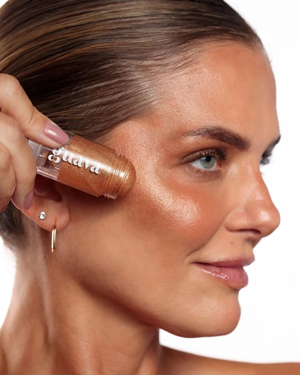 Iluminador Facial e Corporal com Skincare