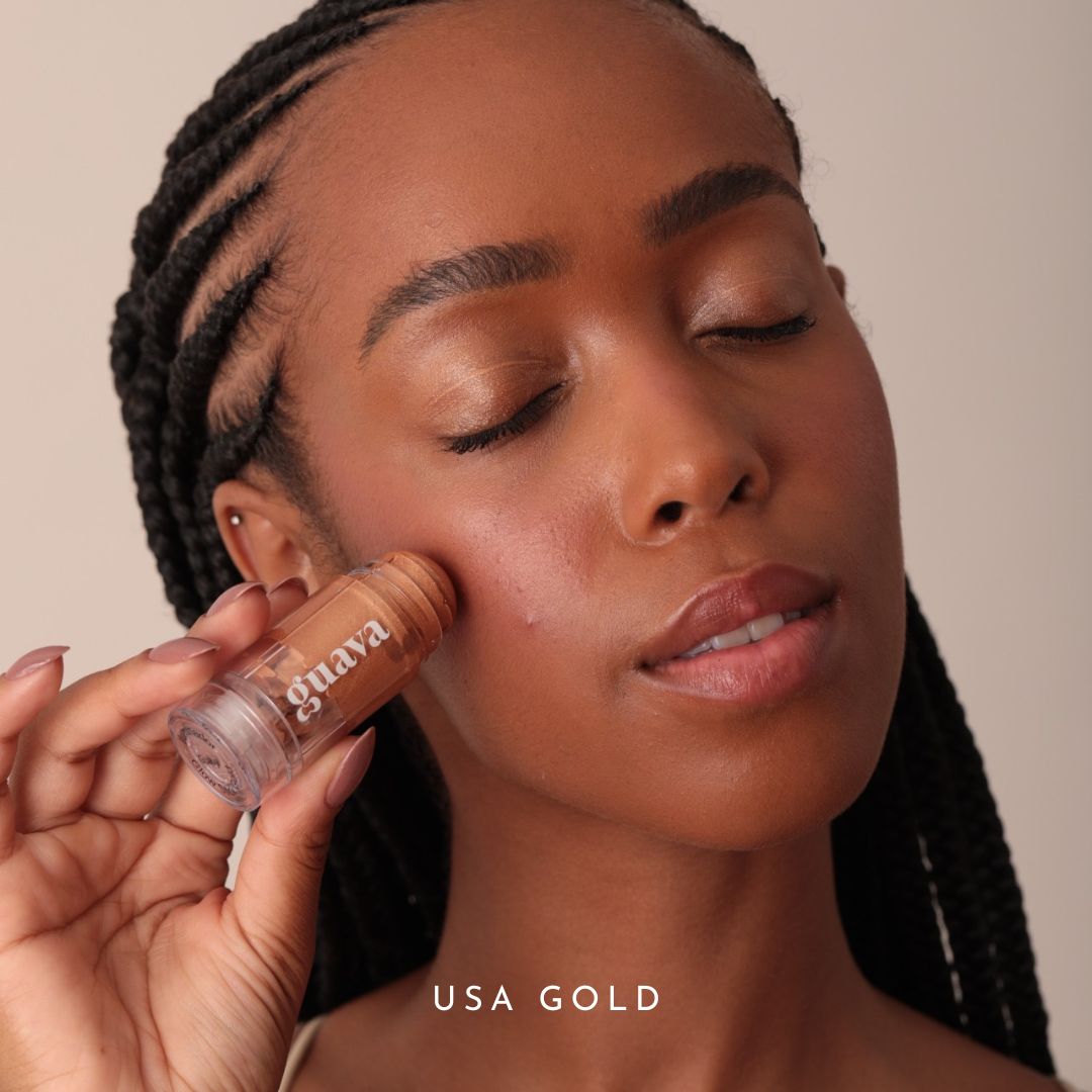 Iluminador com Skincare Gold -